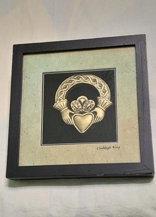 Claddagh ring кельтсько-ірландська обручка кледда в рамці