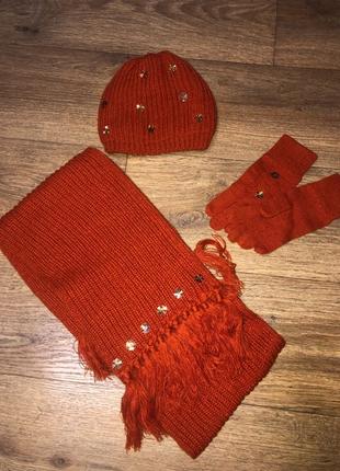 Зимний набор на девочку: шапка, шарф, перчатки новый