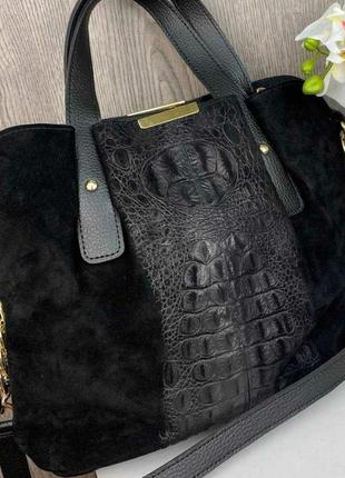 Черная замшевая женская сумка с вставкой под рептилию из экокожи