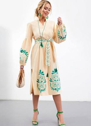 Колоритное платье вышиванка миди, платье вышиванка в этно стиле