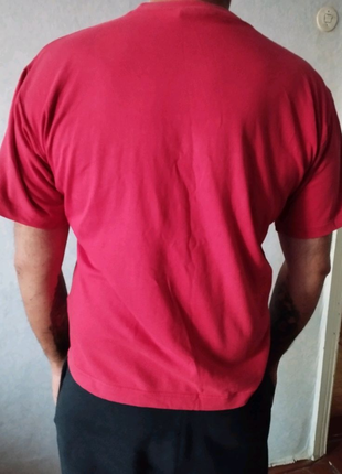 Орігінальна червона футболка від Kappa