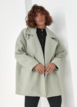 Укороченное двубортное женское пальто