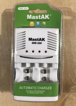 Универсальное зарядное устройство MastAK MW-309