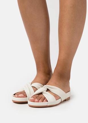 Женские кожаные сандалии, шлепки clarks pure twist sandals