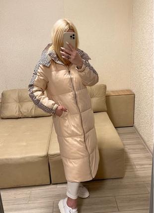 Жіночий зимовий пуховик пальто Італія