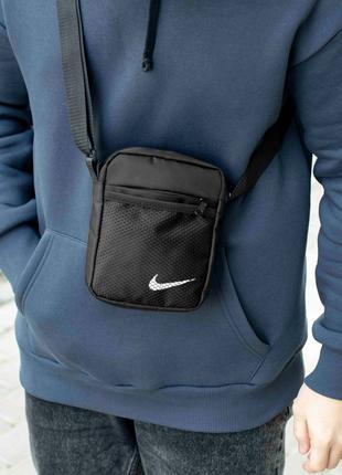 Сумка месенджер через плече чоловіча Nike Svet із сіткою чорна...