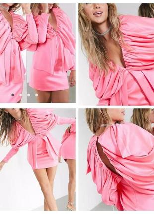 Атласна міні-сукня неоново-рожевого кольору з рюшами та рюшами...