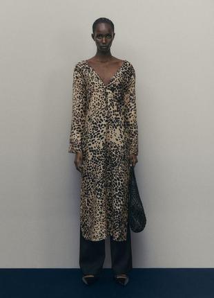 Massimo dutti s платье с анималистичным принтом меди шелк