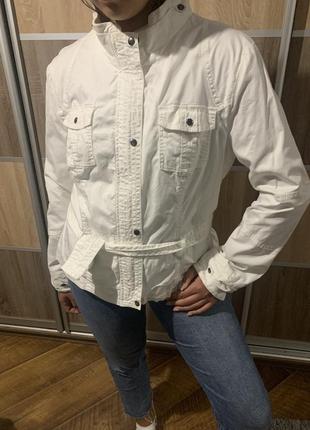 Купить Белая джинсовая куртка женская на ИЗИ