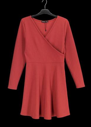 Брендовое платье "boohoo" с длинным рукавом. размер uk14/eur42.