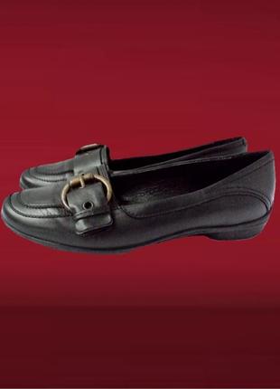 Стильные фирменные кожаные туфли carmens. размер 37.
