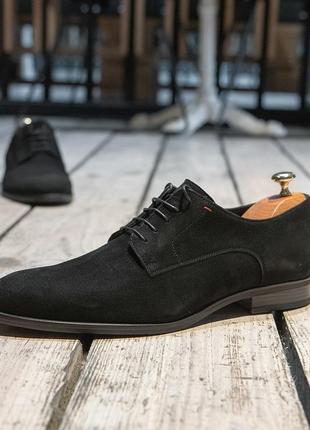 Черные замшевые туфли – база в твоем гардеробе!
