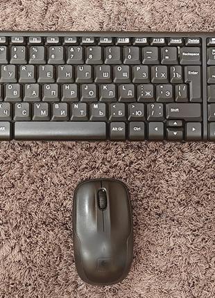 Б/У комплект безпроводнной Logitech клавиатура k220 мишка m185...