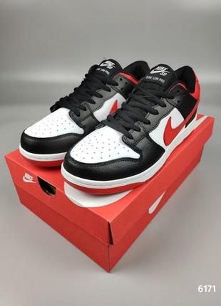 Nike sb dunk low black white red