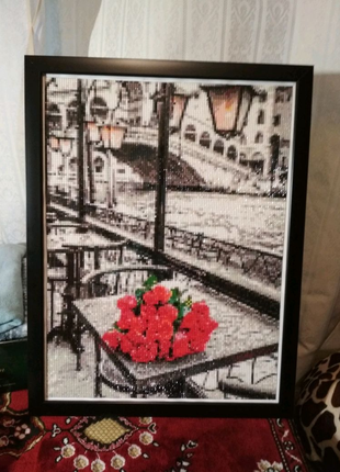 Картина в алмазній техниці Червоні квіти на столі