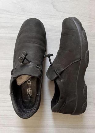 Кожаные ботинки