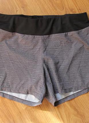 Короткие беговые спортивные шорты kalenji