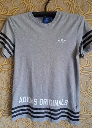 (942)хлопковая футболка adidas /размер  s/m