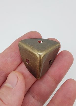Куточок тристоронній металевий (колір — бронза) арт. 04020