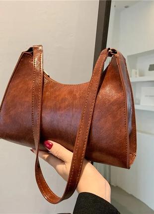 Классическая сумочка багет (светло-коричневая)