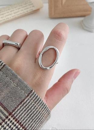 Стильное и лаконичное кольцо, серебро