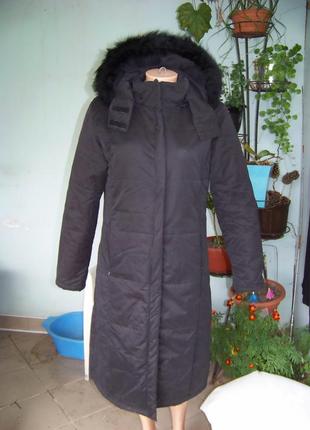 Женское демисезонное пальто черное прямого кроя со съемным кап...
