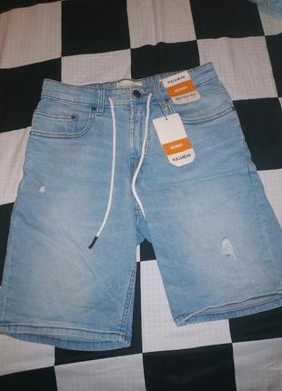 Нові чоловічі джинсові шорти від pull&bear 30p