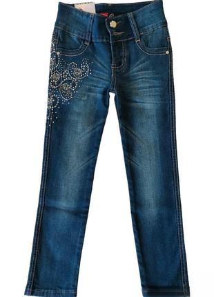 Стрейчевые джинсы для девочек синего цвета с красивой вышивкой...