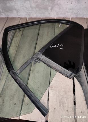 Стекло двери задней  треугольное Hyundai Santa Fe II 2 (2006-)