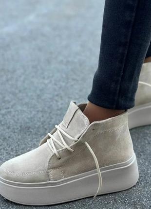 Стильные женские ботинки на платформе замш шнуровка цвет бежев...