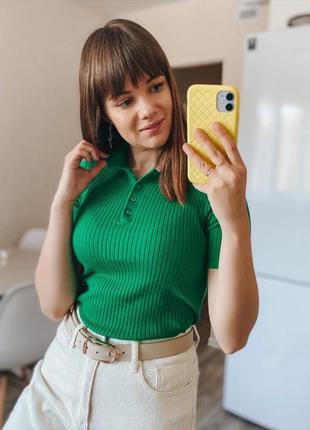 Трикотажная футболка поло в зеленом цвете