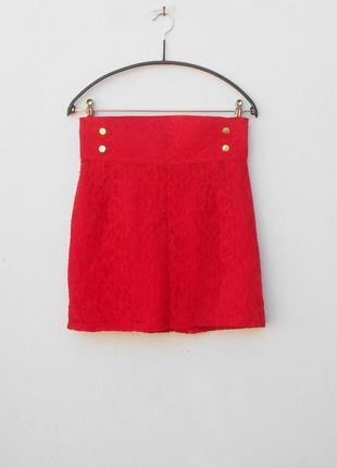 Красная нарядная кружевная юбка на молнии
