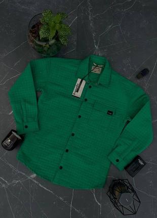 Зелена куртка рубашка