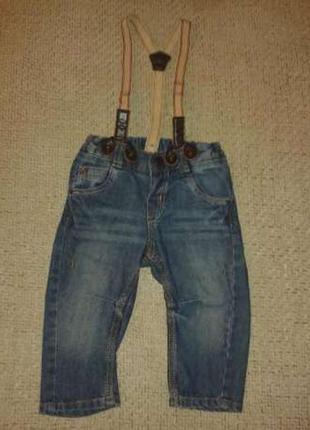Моднячие джинсы на подтяжках h&m на 6-12 мес,рост 68-74 см