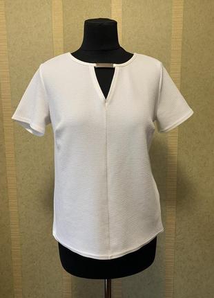 Блуза біла з коротким рукавом atmosphere розмір 38