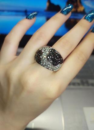 Красивое кольцо кольцо 19 размер кольцо