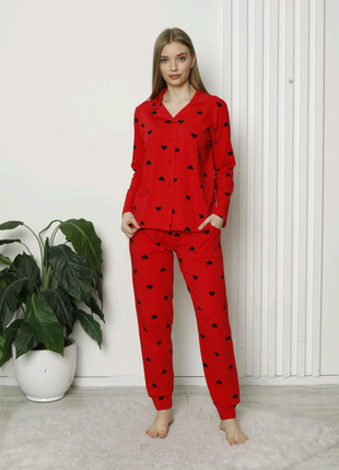 Жіноча піжама на ґудзиках зі штанами - червона в серця