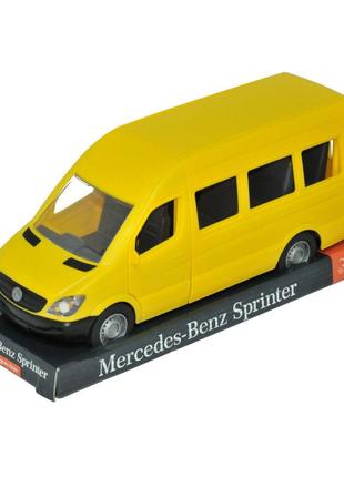 Автомобиль "Mercedes-Benz Sprinter", желтый