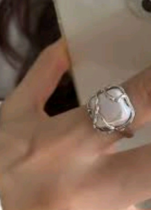 Роскошное кольцо с искусственным жемчугом