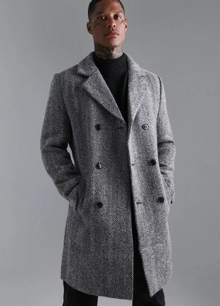 Класичне чоловіче пальто