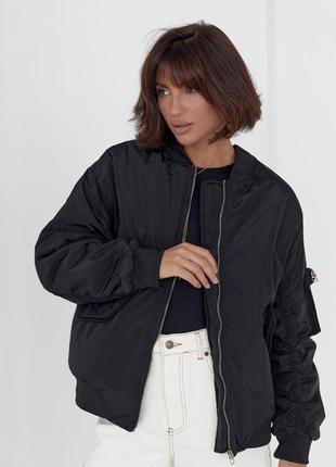Демісезонна куртка жіноча на блискавці