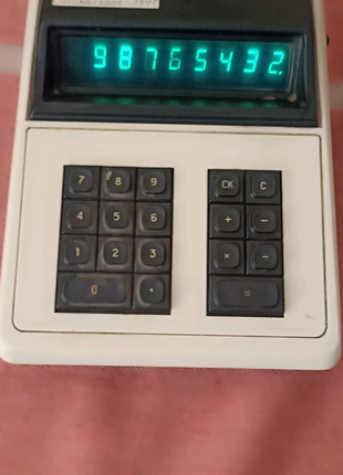 вінтажний калькулятор
