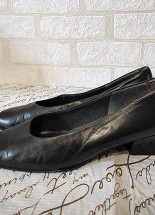 Кожаные туфли от бренда gabor