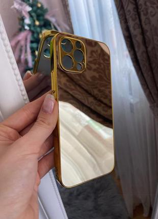 Золотой зеркальный чехол на iphone 12 pro