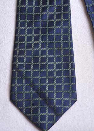 Стильный галстук с отливами essentials
