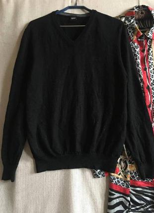 Черный джемпер пуловер тонкой шерсти
