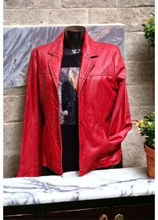 Шкіряна червона куртка-піджак aviatrix на ґудзиках