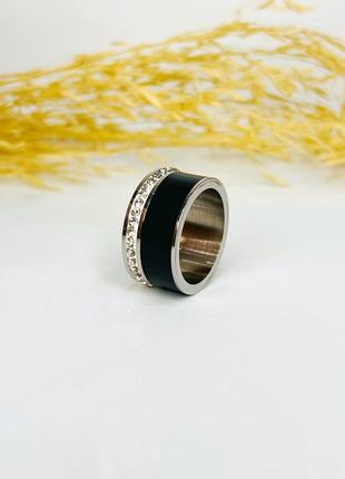 Женское кольцо из эмали и нержавеющей стали
