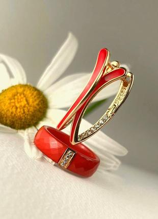 Элегантные серьги и кольцо с красной эмалью