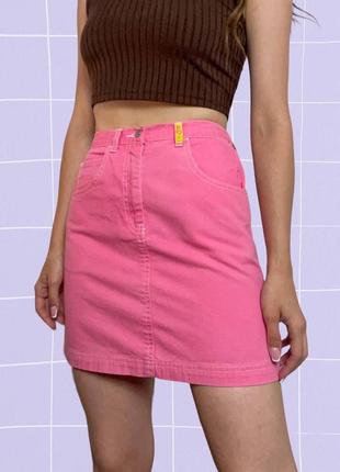 Розовая короткая джинсовая мини юбка